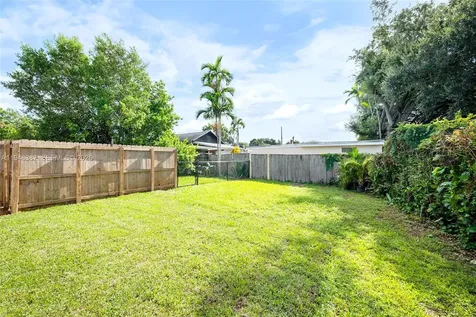 2275 SW 61st Avenue Miami FL 33155