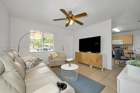 2275 SW 61st Avenue Miami FL 33155