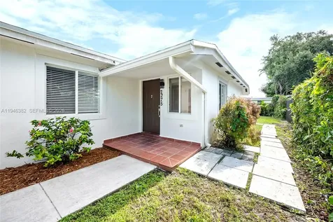 2275 SW 61st Avenue Miami FL 33155