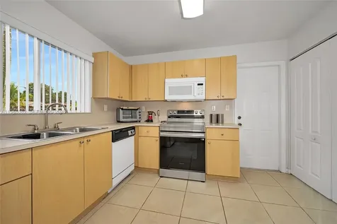 2275 SW 61st Avenue Miami FL 33155