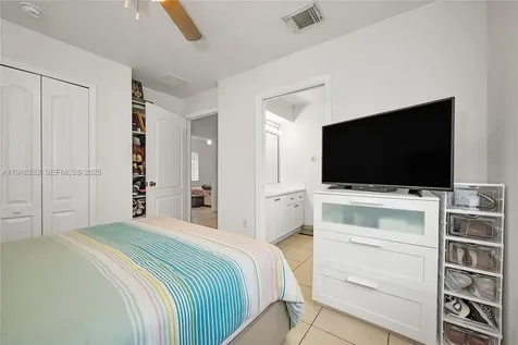2275 SW 61st Avenue Miami FL 33155