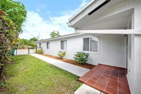 2275 SW 61st Avenue Miami FL 33155