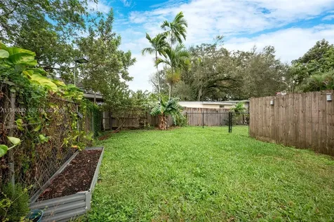 2275 SW 61st Avenue Miami FL 33155