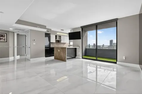 1330 West Avenue Miami Beach FL 33139