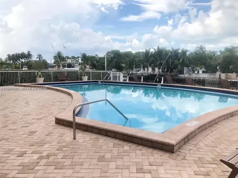 2000 NE 135th Street North Miami FL 33181