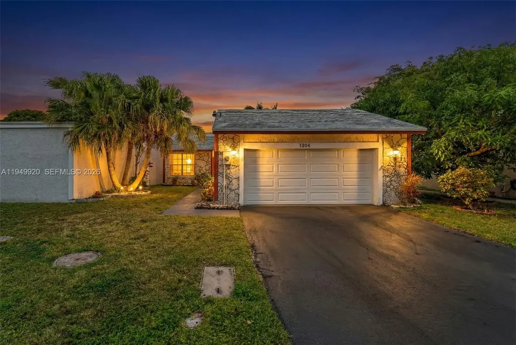 1304 Redstart Court Homestead FL 33035