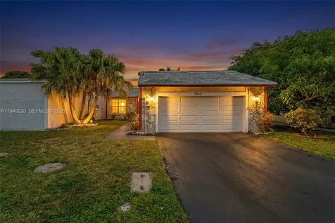 1304 Redstart Court Homestead FL 33035