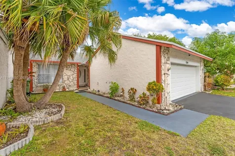 1304 Redstart Court Homestead FL 33035