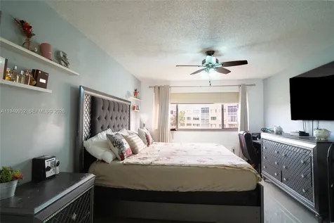 10133 NW 24th Place Sunrise FL 33322