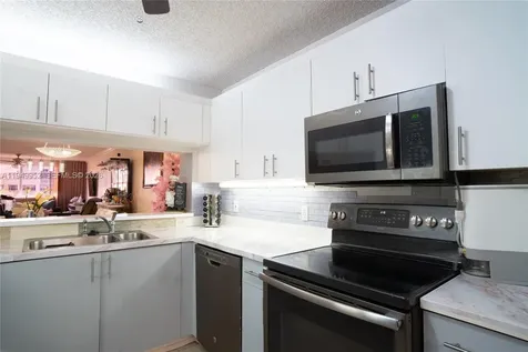 10133 NW 24th Place Sunrise FL 33322