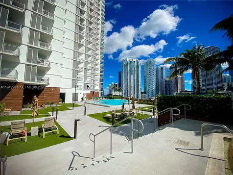 350 S Miami Avenue Miami FL 33130