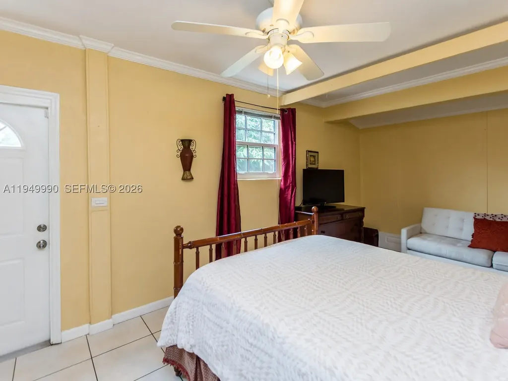 5524 Garfield Street Hollywood FL 33021