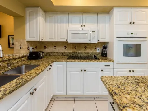 5524 Garfield Street Hollywood FL 33021