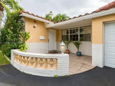 5524 Garfield Street Hollywood FL 33021