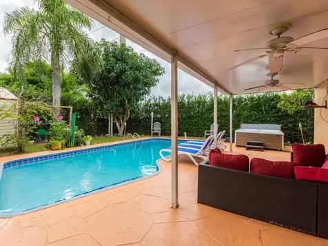 5524 Garfield Street Hollywood FL 33021