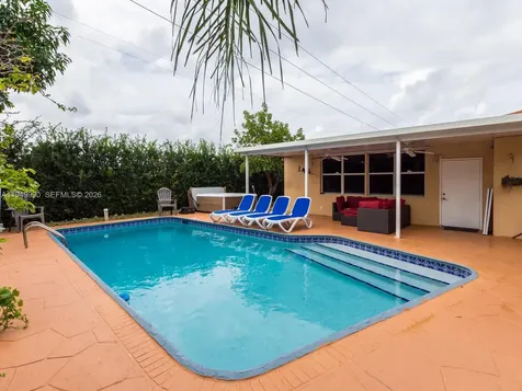 5524 Garfield Street Hollywood FL 33021