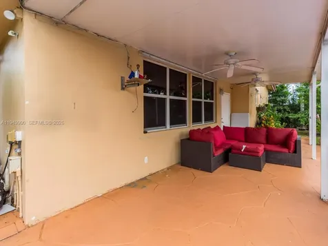 5524 Garfield Street Hollywood FL 33021