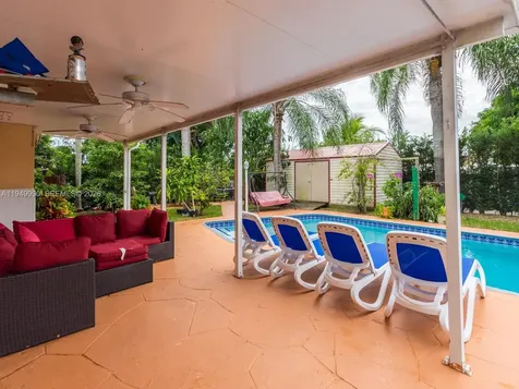 5524 Garfield Street Hollywood FL 33021