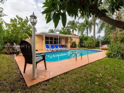 5524 Garfield Street Hollywood FL 33021