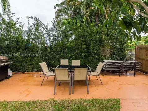 5524 Garfield Street Hollywood FL 33021