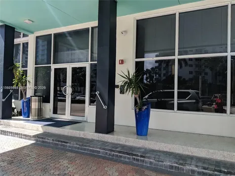 3000 S Ocean Drive Hollywood FL 33019
