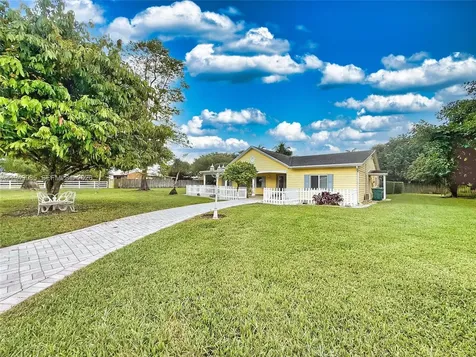 19280 SW 304th Street Homestead FL 33030