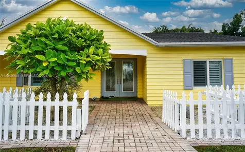 19280 SW 304th Street Homestead FL 33030