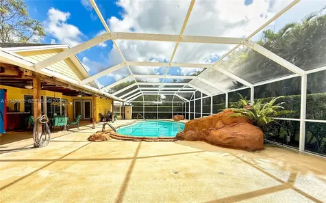 19280 SW 304th Street Homestead FL 33030