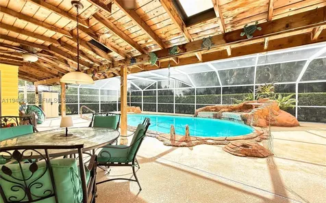 19280 SW 304th Street Homestead FL 33030