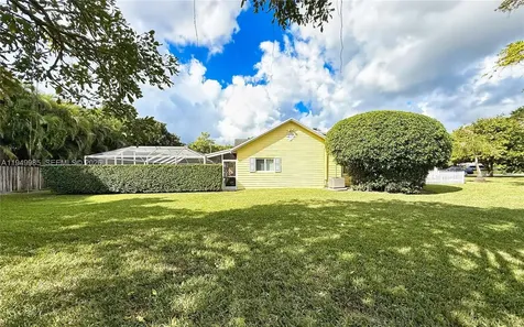 19280 SW 304th Street Homestead FL 33030