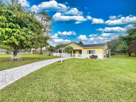 19280 SW 304th Street Homestead FL 33030