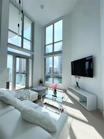 300 S Biscayne Boulevard Miami FL 33131