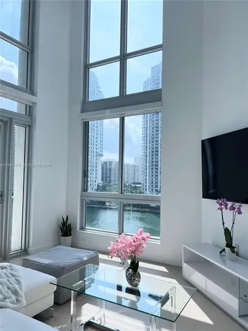 300 S Biscayne Boulevard Miami FL 33131