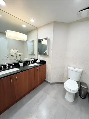 300 S Biscayne Boulevard Miami FL 33131