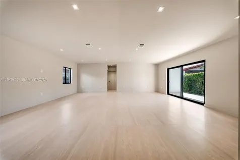2625 SW 32nd Court Miami FL 33133