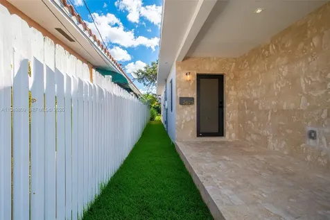 2625 SW 32nd Court Miami FL 33133