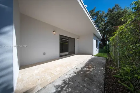 2625 SW 32nd Court Miami FL 33133
