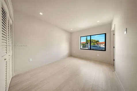 2625 SW 32nd Court Miami FL 33133