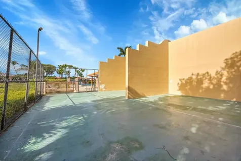 390 NW 86th Court Miami FL 33126