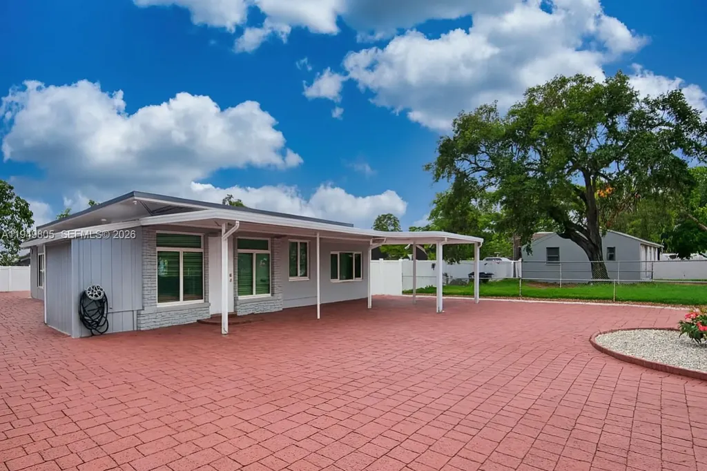 6120 Hayes Street Hollywood FL 33024