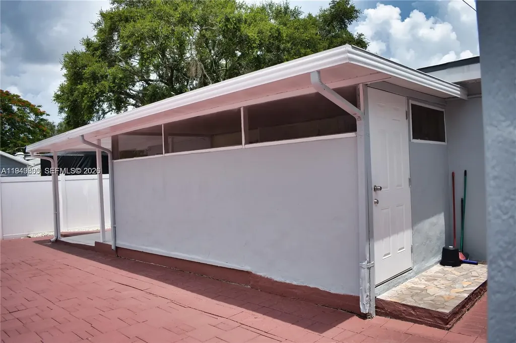 6120 Hayes Street Hollywood FL 33024