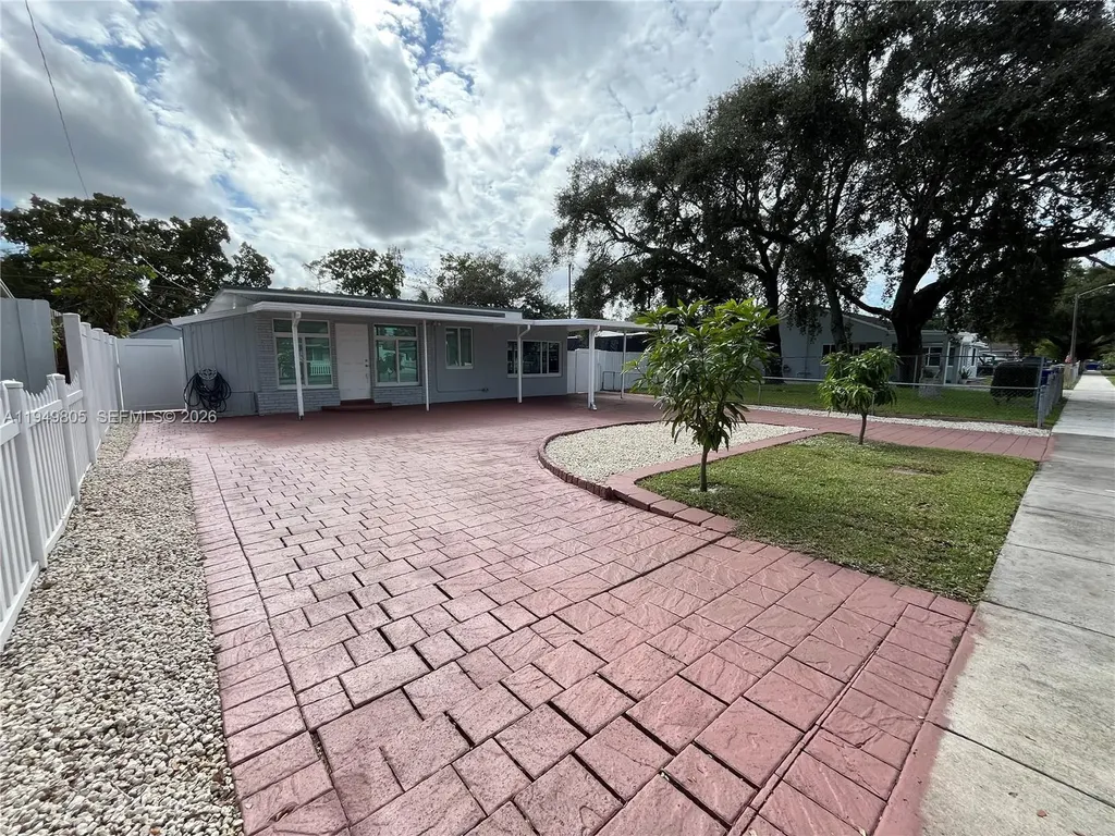 6120 Hayes Street Hollywood FL 33024