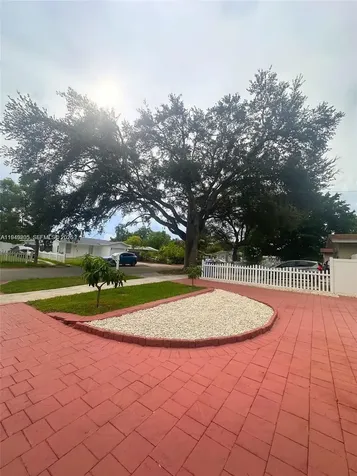 6120 Hayes Street Hollywood FL 33024