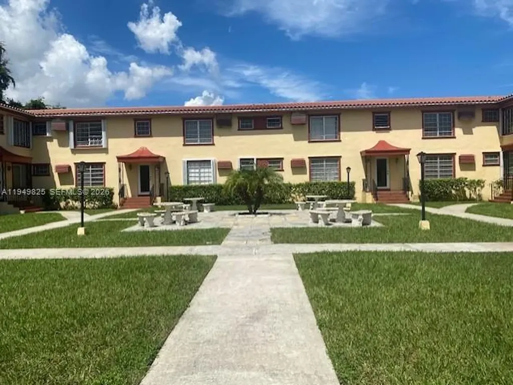 661 SW 11th Street Miami FL 33129