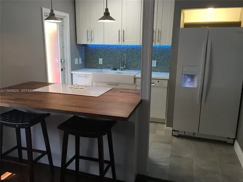 661 SW 11th Street Miami FL 33129