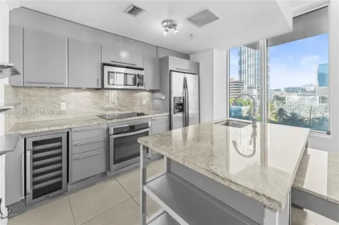 185 SW 7th Street Miami FL 33130