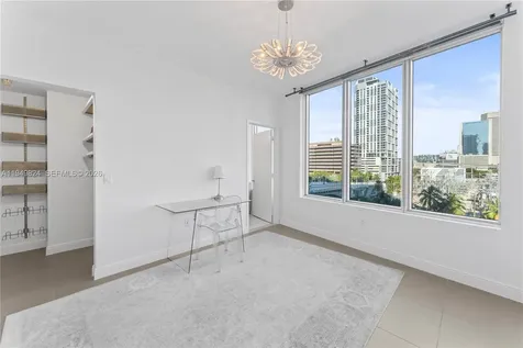 185 SW 7th Street Miami FL 33130