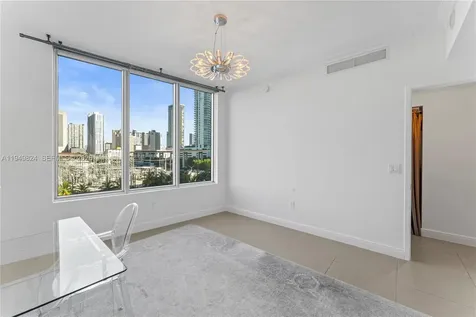 185 SW 7th Street Miami FL 33130