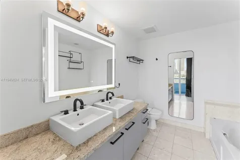 185 SW 7th Street Miami FL 33130
