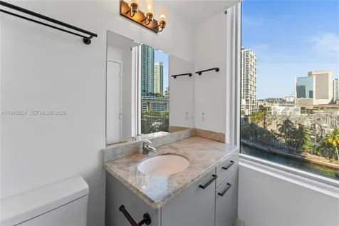 185 SW 7th Street Miami FL 33130